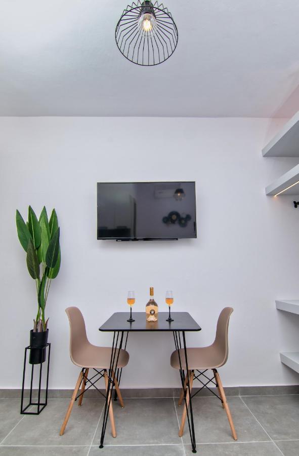 Luxury Apartment In The Center Rhodes City ภายนอก รูปภาพ